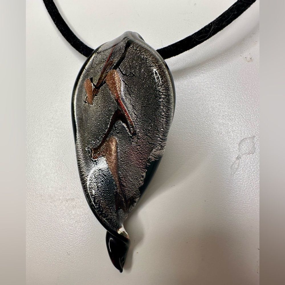 Artisan Glass Leaf Pendant Necklace Handcrafted Murano Style Swirl Black Cord - Picture 8 of 10